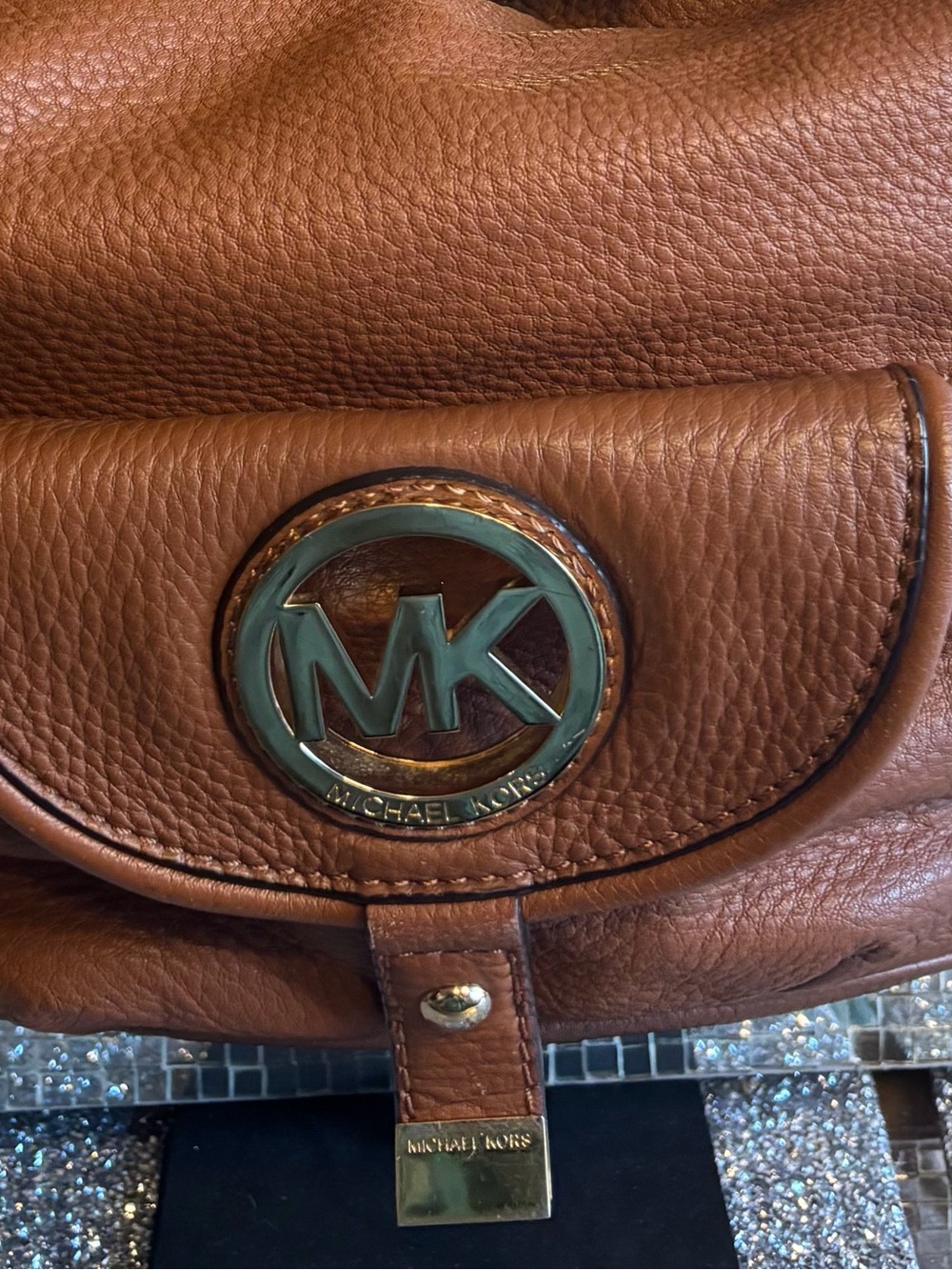 ⭐️Michael Kors Brown Leather Shoulder Bag with Gold Logo